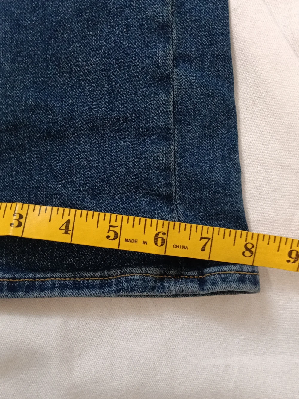 Guess Vintage Men's Desmond Tapered Jeans Medium Blue Wash Size 34 Y2k